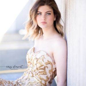 WINDSOR FORMAL SEQUIN BLONG GOLD BEIGE MEDIUM SLIT GORGEOUS FULL LENGTH GOWN